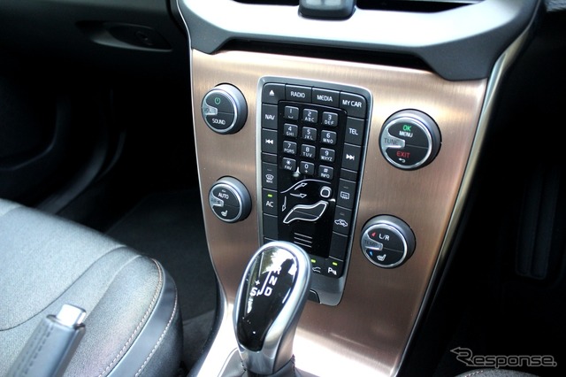 ボルボ・V40クロスカントリー T4 Nordic