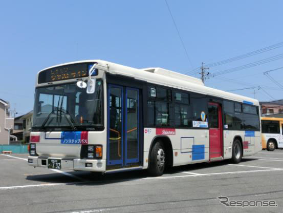 今回「NAVITIME」の対応路線に追加された、しずてつジャストラインのバス。静岡県中部で路線バスを運行している。