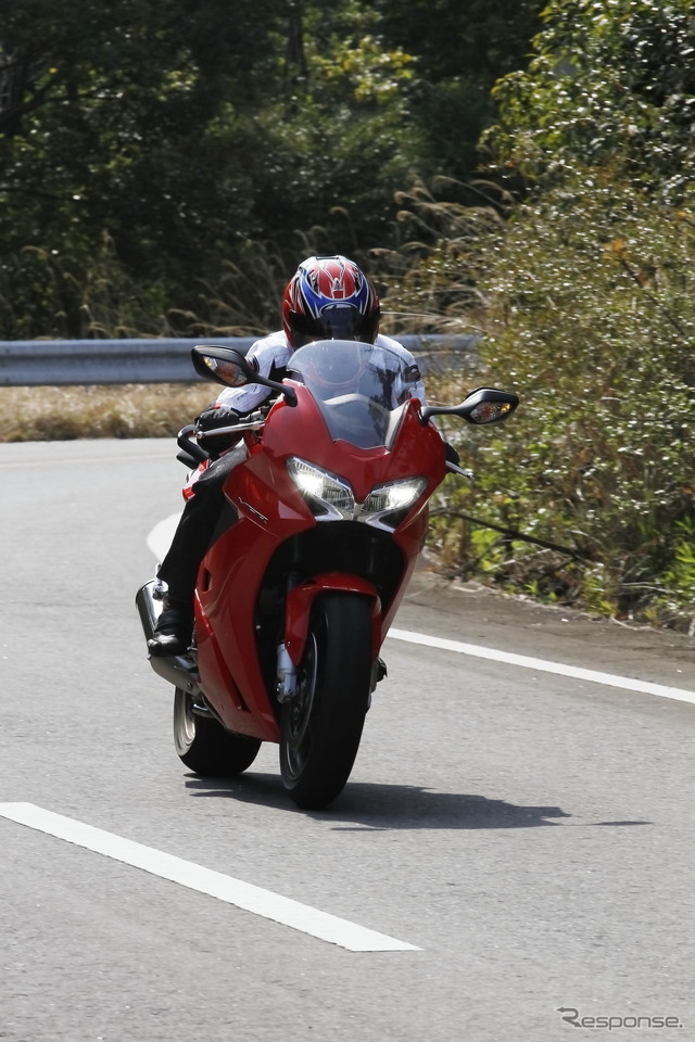 ホンダ VFR800F(和歌山 利宏)