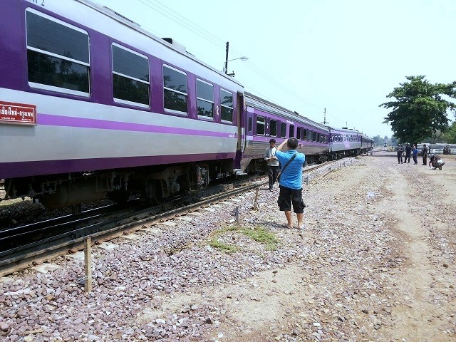 チェンマイ駅で脱線の旅客列車 同日中にバンコクへ