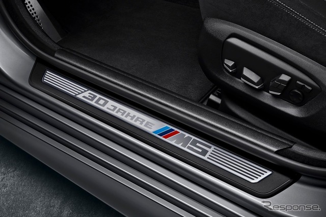 BMW M5 の30 Jahre M5