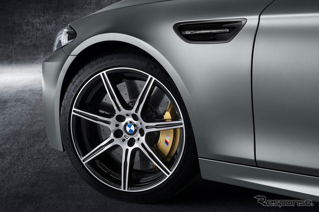 BMW M5 の30 Jahre M5