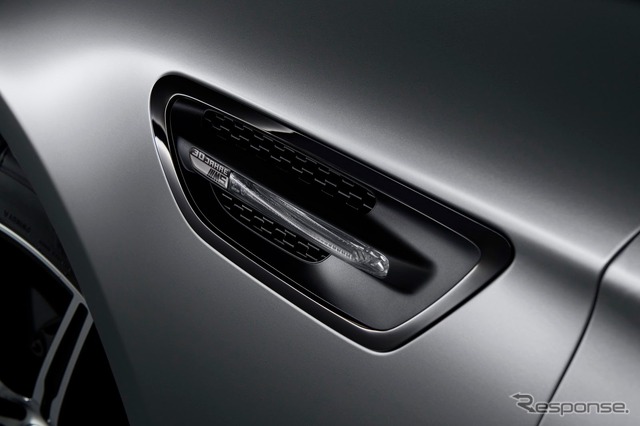 BMW M5 の30 Jahre M5