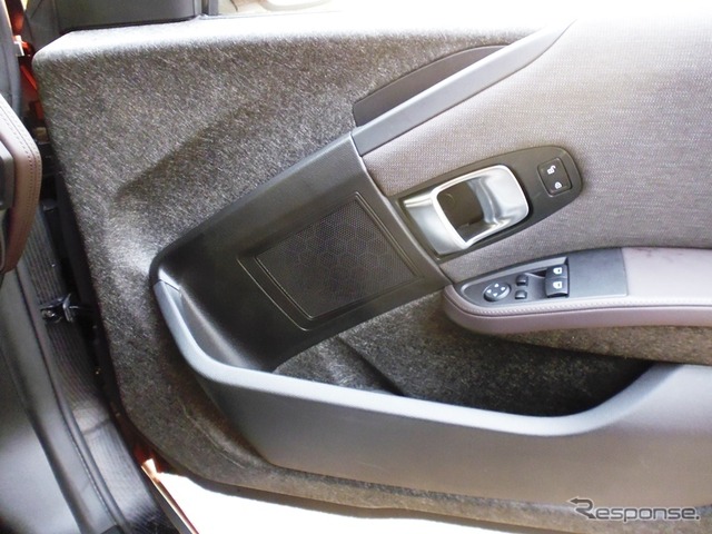 BMWi3 ドア内張りのケナフ材部分