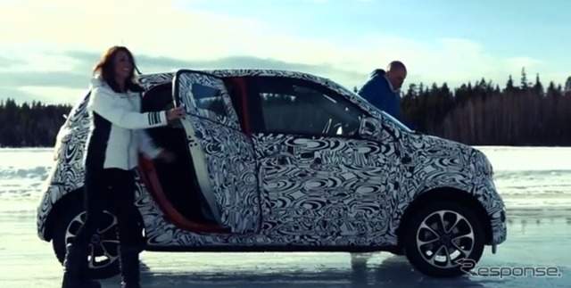 次期スマートの開発プロトタイプ車。これは後席のあるフォーフォー