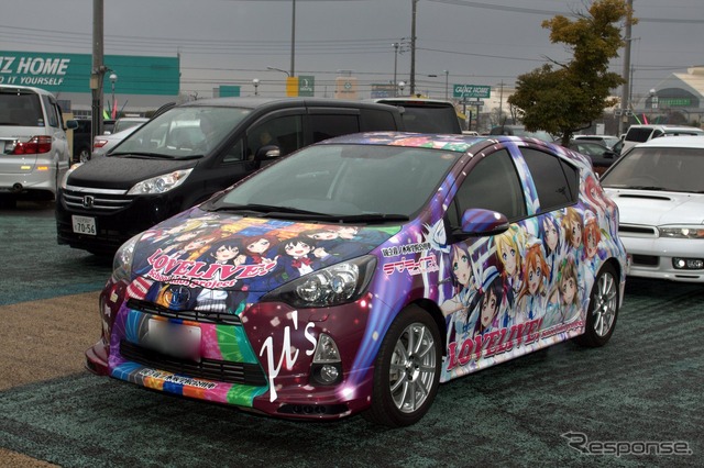 ラブライブ！トヨタ公式「痛アクア」が納車