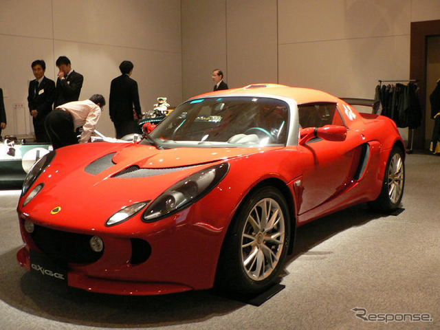 新型 ロータス GT と スーパーカー、確認