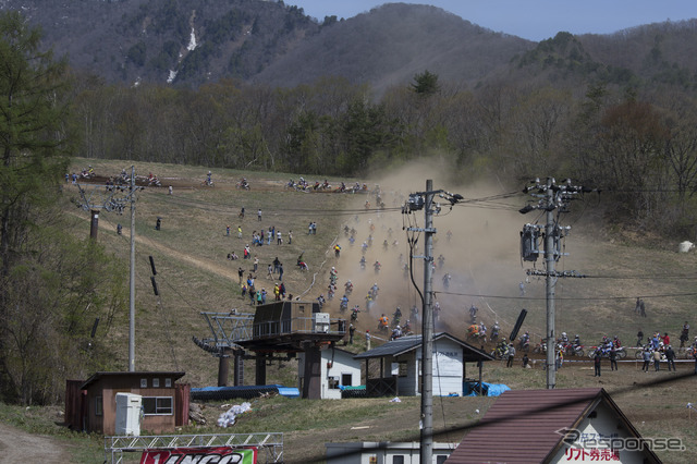 【JNCC 第3戦】今季最大の盛り上がり、585台が熱戦［写真蔵］