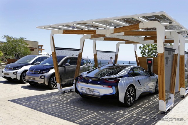 BMW「i」ブランド専用のソーラーパネル付きカーポート