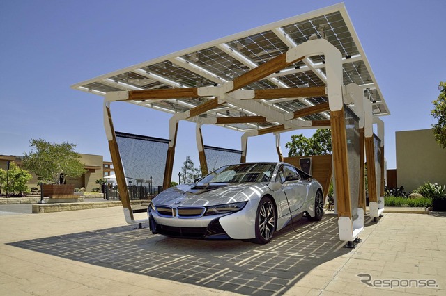 BMW「i」ブランド専用のソーラーパネル付きカーポート