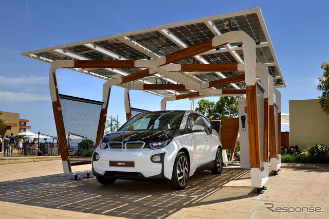 BMW「i」ブランド専用のソーラーパネル付きカーポート