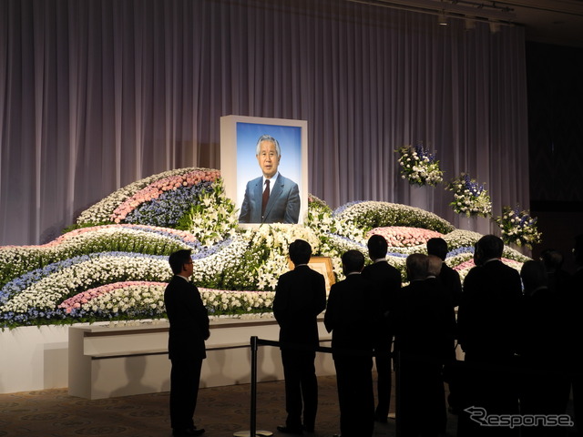 マツダの山崎芳樹元社長の「お別れの会」の様子