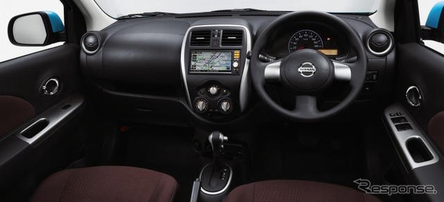 日産・マーチ Sプラムインテリア