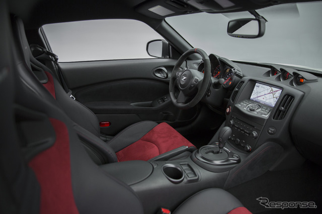 日産 370Z NISMO(フェアレディZ NISMO)の2015年モデル