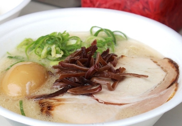 「ラーメン」エリアで販売されていた、半熟煮玉子らーめん(800円/らーめん二男坊)