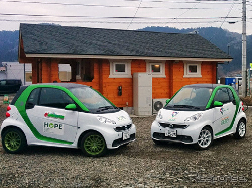 「スマート EV サミット 2014 in 陸前高田」にて、左が東松島市使用車両、右が釜石市使用車両
