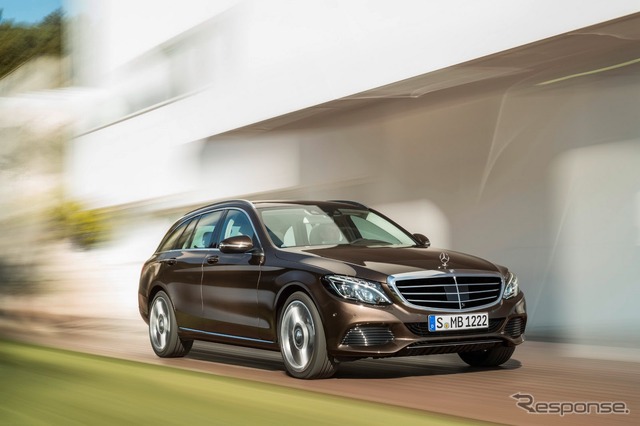 新型メルセデスベンツ Cクラス ステーションワゴン の「C300ブルーテックハイブリッド」