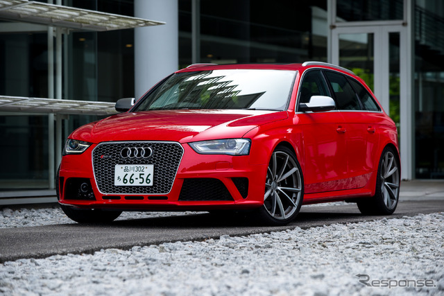 アウディ・RS4 アバント