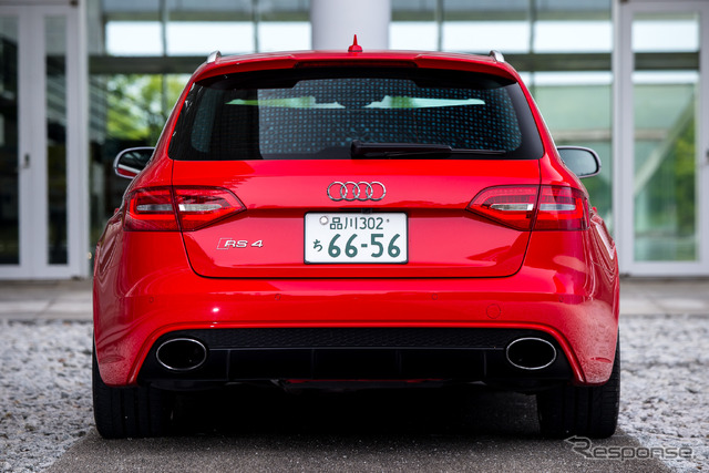 アウディ・RS4 アバント
