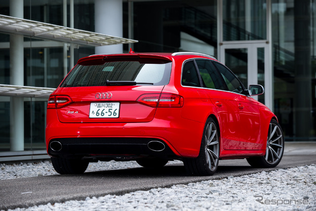 アウディ・RS4 アバント
