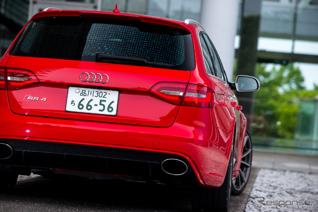 アウディ・RS4 アバント