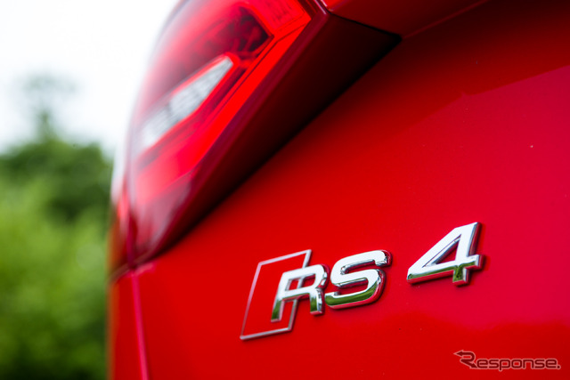 アウディ・RS4 アバント