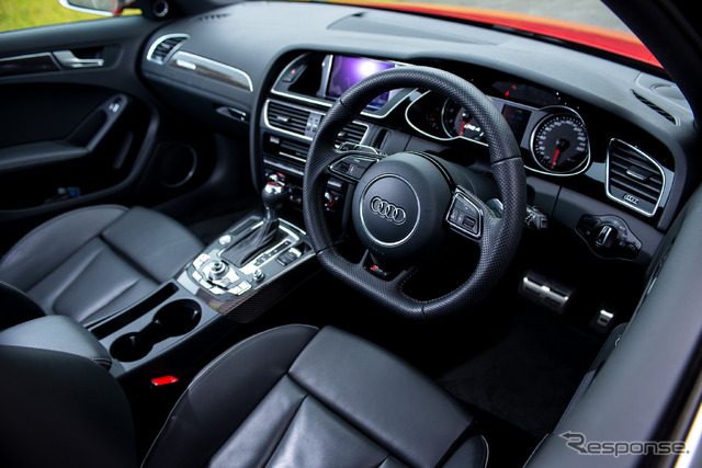 アウディ・RS4 アバント