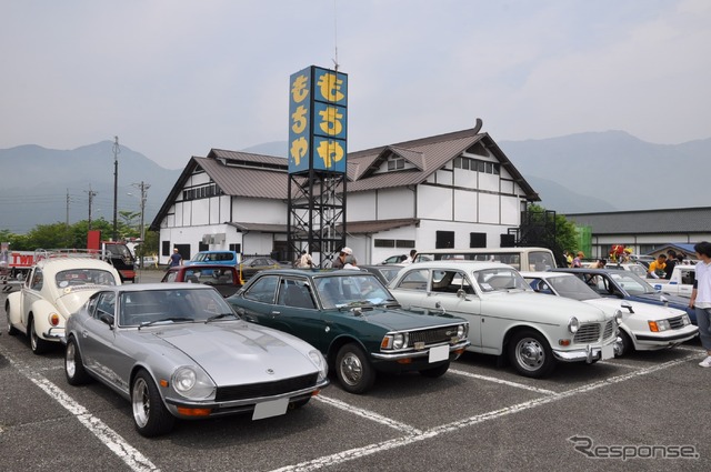 「よ！懐かしい車」クラシックカー130台が朝霧高原に集合