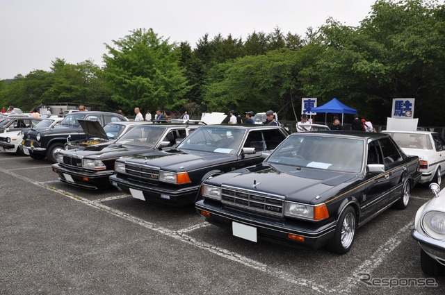 「よ!懐かしい車」クラシックカー130台が朝霧高原に集合