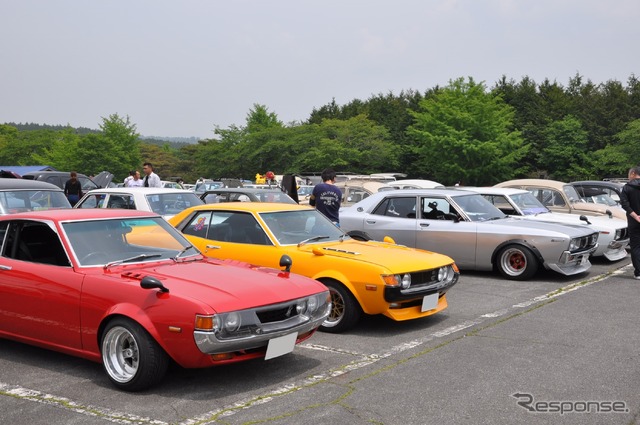 「よ!懐かしい車」クラシックカー130台が朝霧高原に集合
