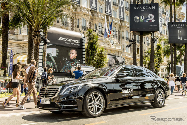 カンヌ国際映画祭でのメルセデスベンツ車（新型Sクラス）