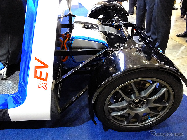 三菱電機『xEV』 リア
