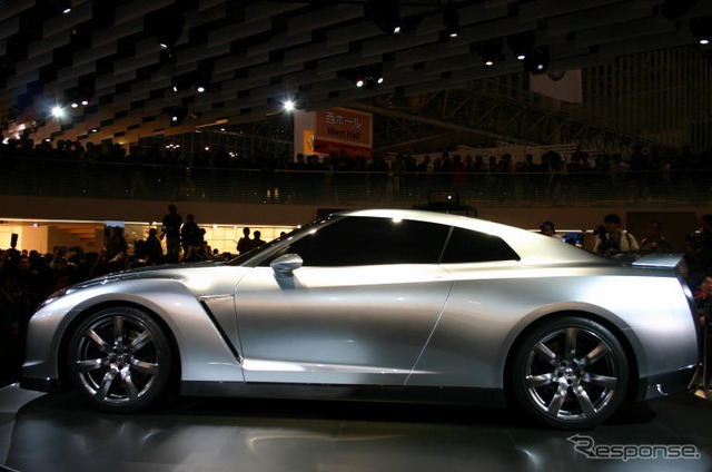 【東京モーターショー05】ゴーン社長「GT-R 発売までわずか2年」