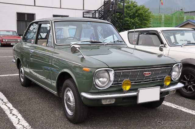 カローラ 1100(よ!懐かしい車集合in朝霧高原2014)