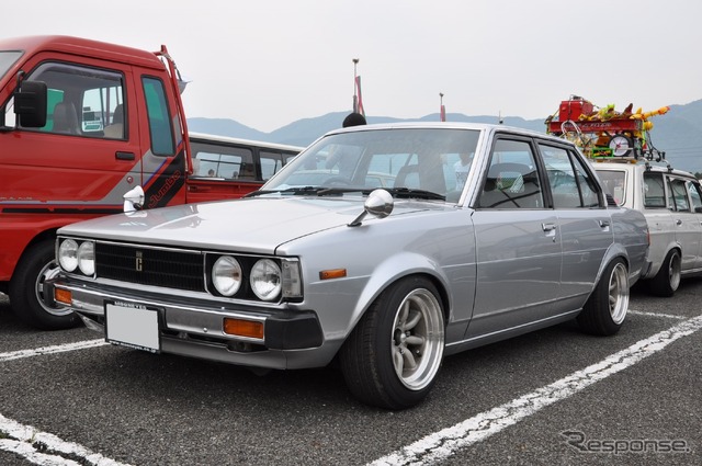 カローラ(よ!懐かしい車集合in朝霧高原2014)