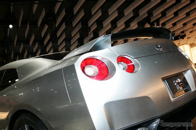 【東京モーターショー05】写真蔵…日産GT-R・続