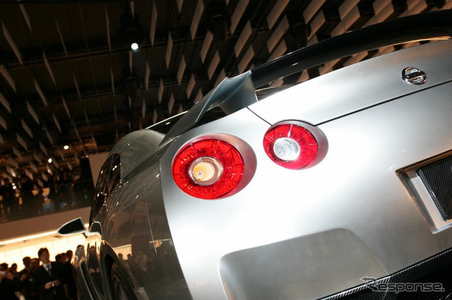 【東京モーターショー05】写真蔵…日産GT-R・続