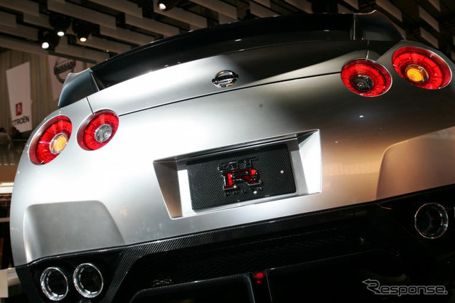 【東京モーターショー05】写真蔵…日産GT-R・続