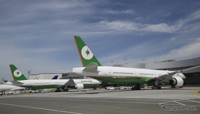 ボーイング、エバー航空にB777-300ERを2機同時に納入