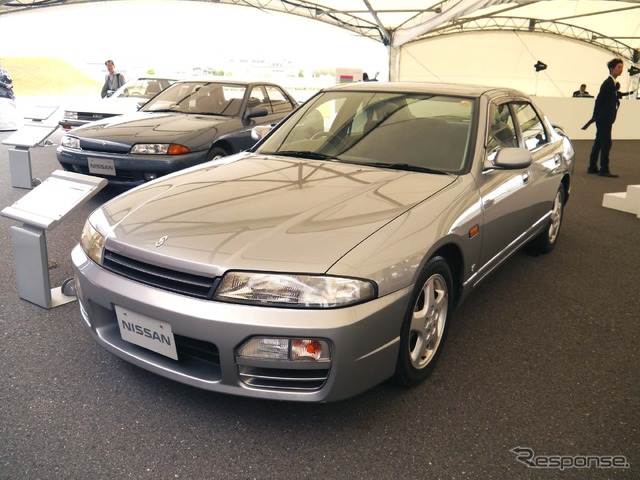 1993年に誕生したのが9代目のR33スカイライン。時代背景からかボディが大型化し、すべてのモデルが3ナンバー化したのがこの世代からである。基本的にはR32の正常進化モデルともいえるもので、構造的には大きな変化はなかった。4気筒エンジンが消滅したのもこの時代である。この時代もGT-Rは生産され、ルマン24時間レースにも出場した。