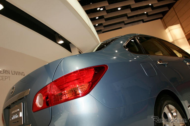 【東京モーターショー05】写真蔵…日産 ブルーバードシルフィ 新型