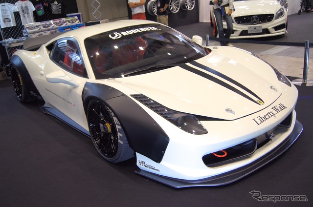 インポートカーショー14 「ROBERUTA」「Liberty Walk」「OFFICE-K」合同ブース