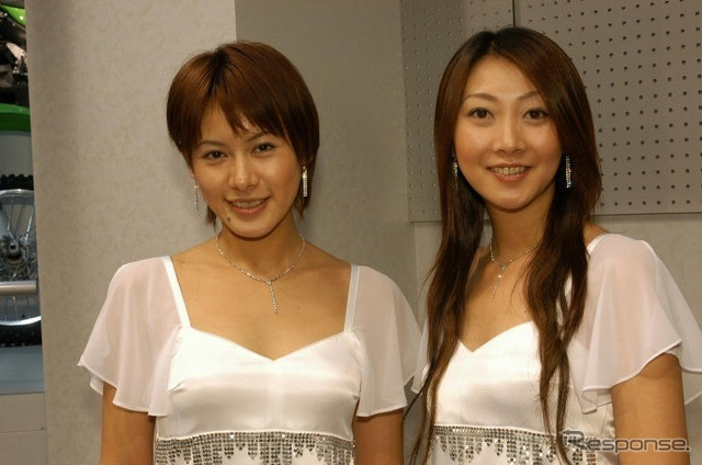 【東京モーターショー05】コンパニオン写真蔵…その15、フラッシュビーム!!