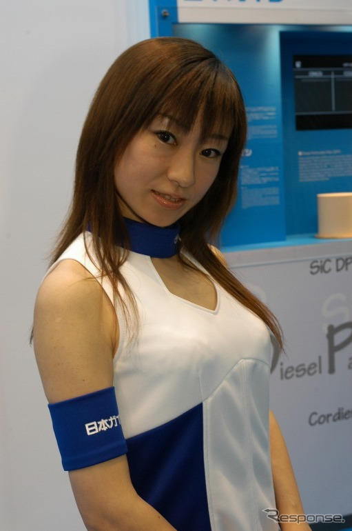 【東京モーターショー05】コンパニオン写真蔵…その15、フラッシュビーム!!
