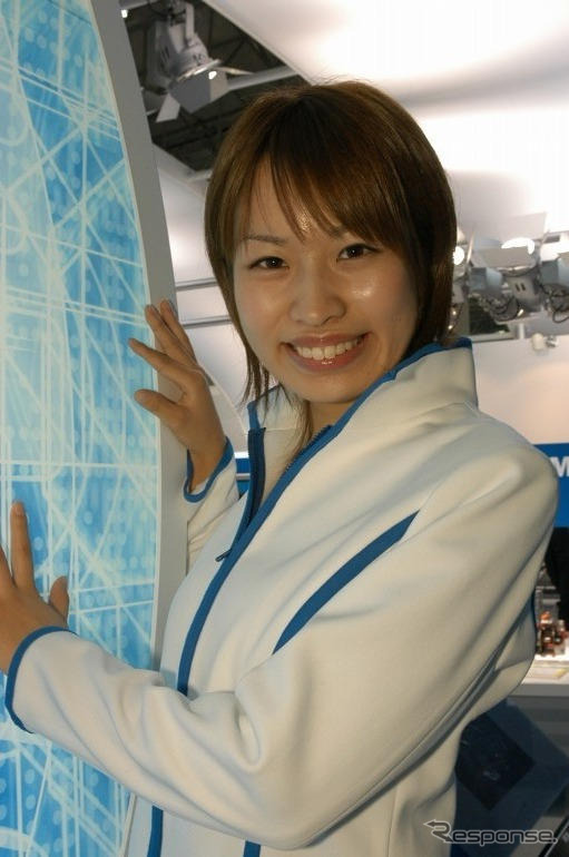 【東京モーターショー05】コンパニオン写真蔵…その15、フラッシュビーム!!