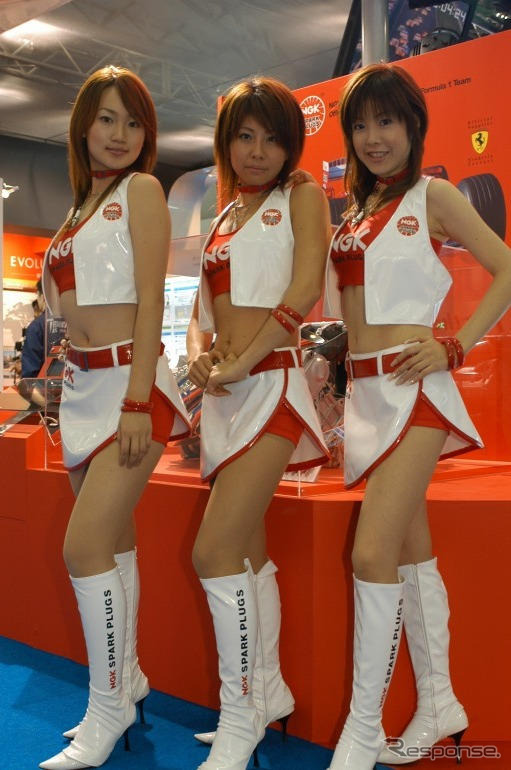 【東京モーターショー05】コンパニオン写真蔵…その15、フラッシュビーム!!