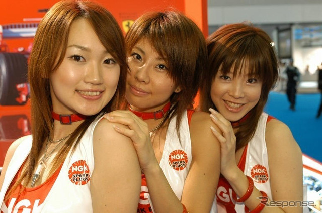 【東京モーターショー05】コンパニオン写真蔵…その15、フラッシュビーム!!
