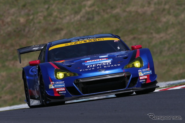 GT300のポールを獲得した#61 BRZ。<撮影:益田和久>