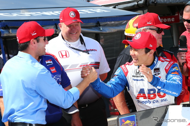 ポール獲得を喜ぶ琢磨だったが、決勝は無念の展開に。写真:INDYCAR