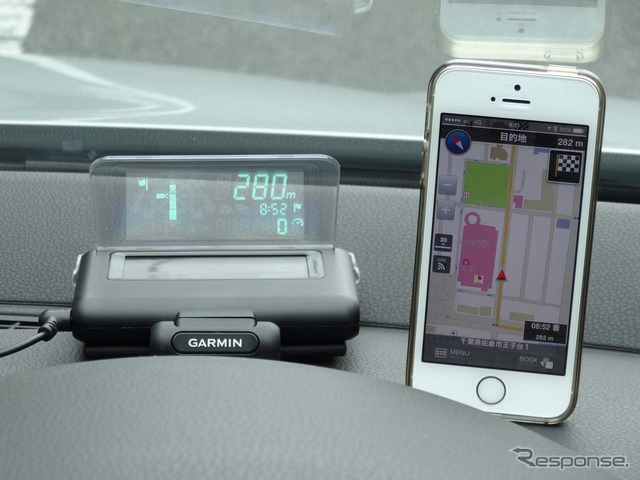 iPhone用ナビアプリ「マップルナビ for HUD」と組み合わせて使う